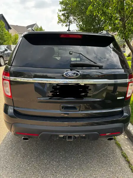 2014 Ford Explorer, černá, 92 000 km, dovoz Kanada — foto 5 z 7