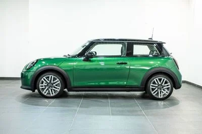 2026 MINI Cooper, zelená, 500 km, dovoz SAE — foto 3 z 16
