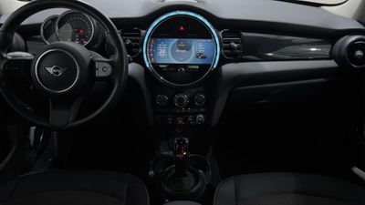 2024 MINI Cooper STANDARD, bílá, 63 624 km, dovoz SAE — foto 10 z 16