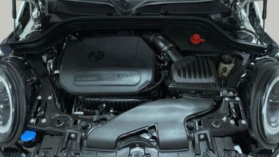 2024 MINI Cooper STANDARD, bílá, 63 624 km, dovoz SAE — foto 16 z 16