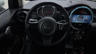 2024 MINI Cooper STANDARD, bílá, 63 624 km, dovoz SAE — foto 8 z 16