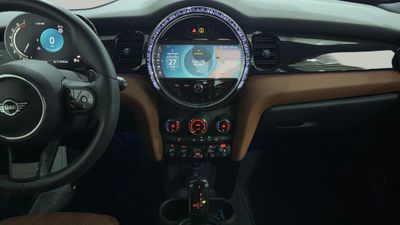 2022 MINI Cooper S, béžová, 61 235 km, dovoz SAE — foto 10 z 16