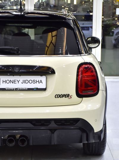 2022 MINI Cooper ., bílá, 53 000 km, dovoz SAE — foto 9 z 16