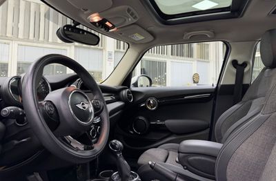 2016 MINI Cooper STANDARD, modrá, 103 000 km, dovoz SAE — foto 10 z 16