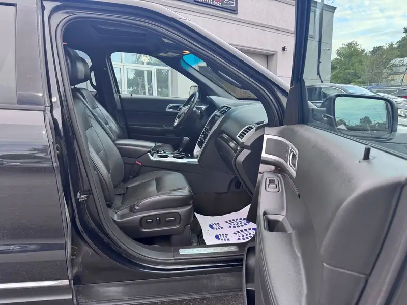 2015 Ford Explorer Limited, černá, 213 532 km, dovoz Kanada — foto 11 z 12