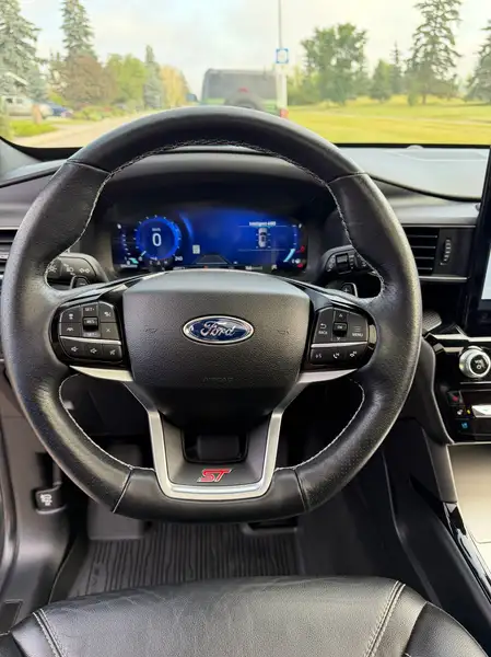 2022 Ford Explorer ST AWD 2022, zelená, 48 110 km, dovoz Kanada — foto 6 z 12