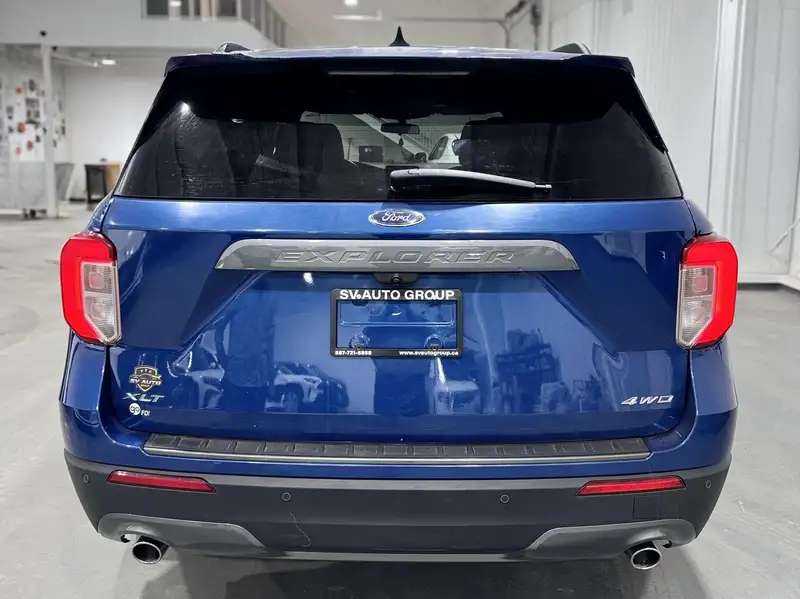 2021 Ford Explorer, modrá, 116 000 km, dovoz Kanada — foto 4 z 12