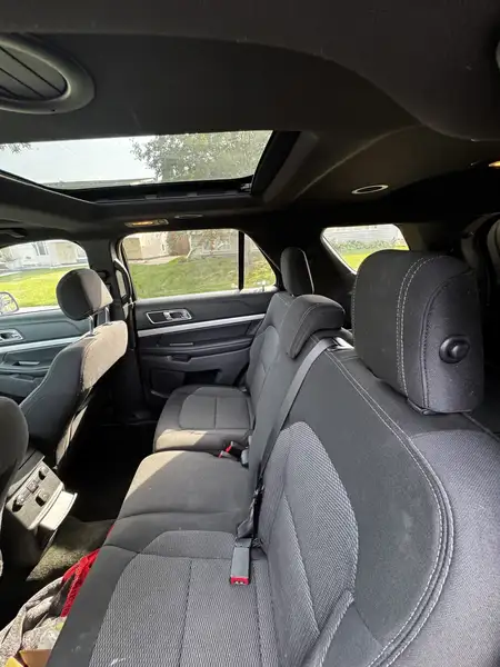 2017 Ford Explorer 4WD 4dr XLT, 190 000 km, dovoz Kanada — foto 10 z 12