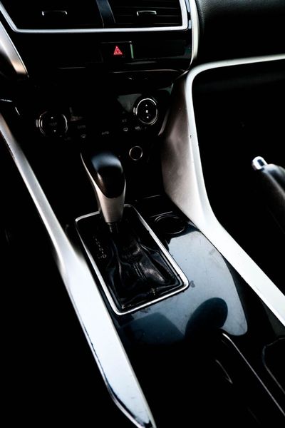 2018 Mitsubishi Eclipse, hnědá, 106 000 km, dovoz SAE — foto 16 z 16
