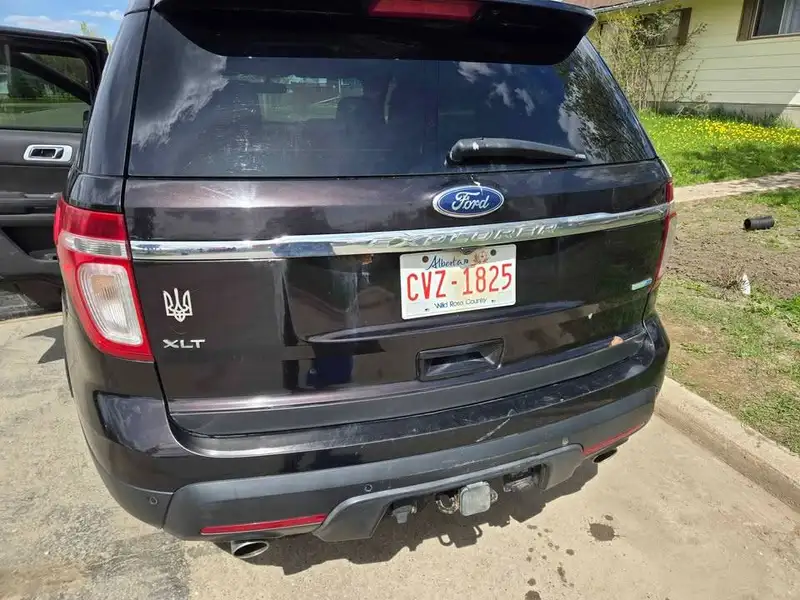 2013 Ford Explorer XLT, hnědá, 263 000 km, dovoz Kanada — foto 3 z 12