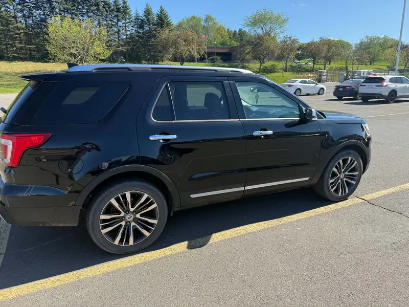 2016 Ford Explorer PLATINUM, černá, 185 000 km, dovoz Kanada — foto 2 z 6