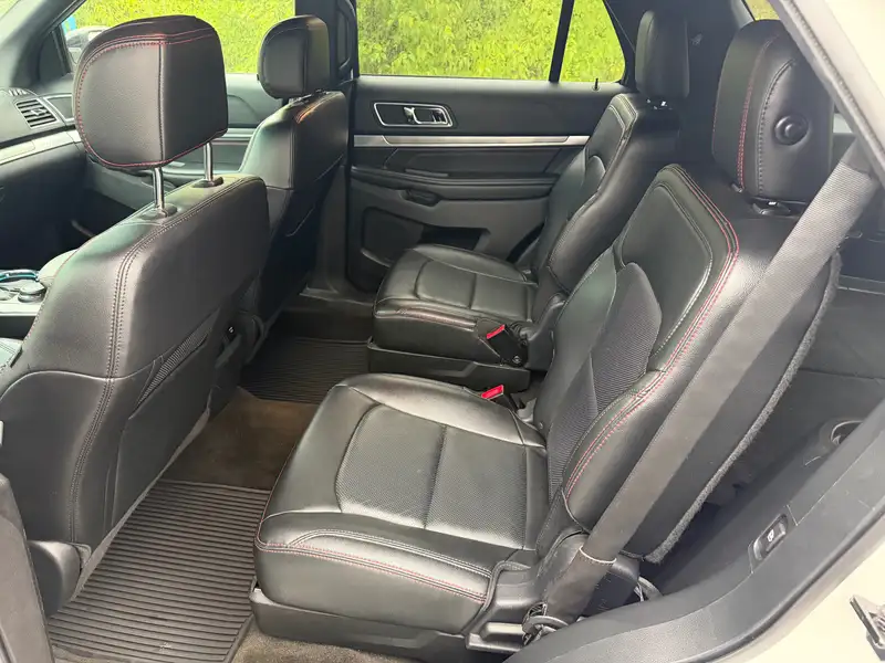 2016 Ford Explorer Sport, bílá, 186 200 km, dovoz Kanada — foto 7 z 12