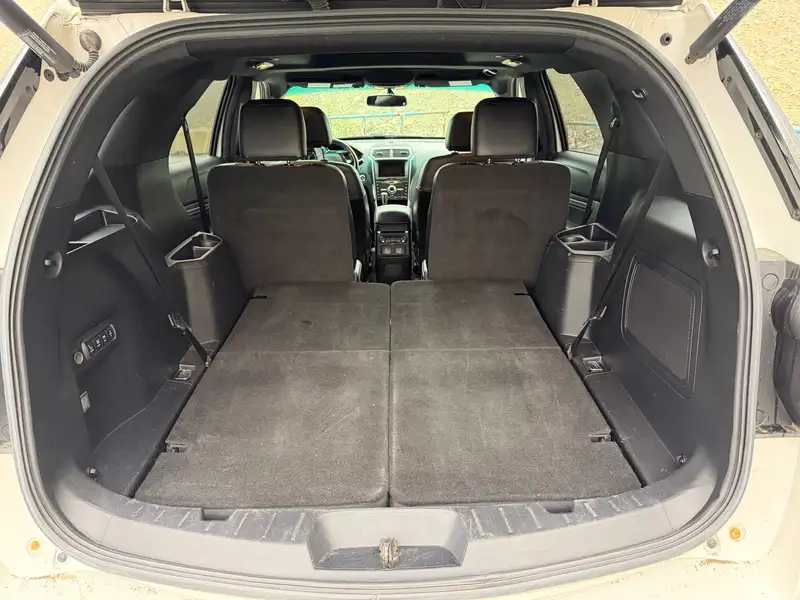 2016 Ford Explorer Sport, bílá, 186 200 km, dovoz Kanada — foto 9 z 12