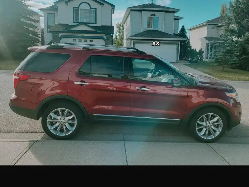 2014 Ford Explorer Limited, červená, 170 000 km, dovoz Kanada — foto 2 z 10