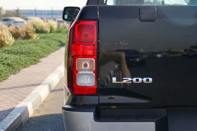 2027 Mitsubishi L200, černá, 0 km, dovoz SAE — foto 10 z 27