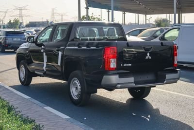 2027 Mitsubishi L200, černá, 0 km, dovoz SAE — foto 6 z 27