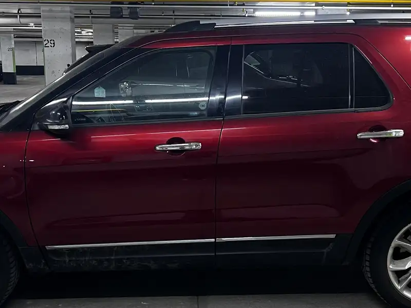 2014 Ford Explorer XLT, červená, 120 000 km, dovoz Kanada — foto 3 z 12