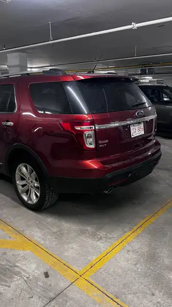 2014 Ford Explorer XLT, červená, 120 000 km, dovoz Kanada — foto 5 z 12