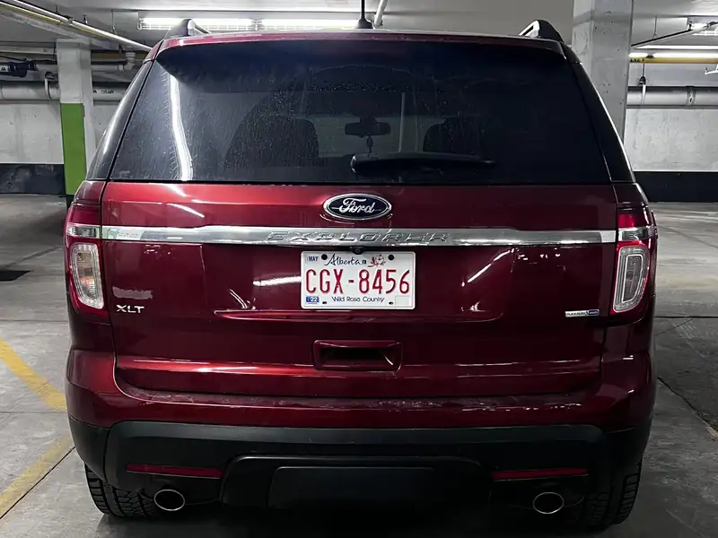 2014 Ford Explorer XLT, červená, 120 000 km, dovoz Kanada — foto 6 z 12
