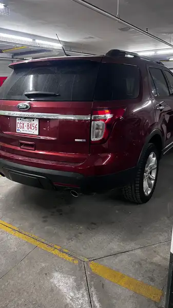 2014 Ford Explorer XLT, červená, 120 000 km, dovoz Kanada — foto 7 z 12