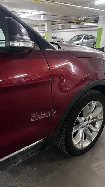 2014 Ford Explorer XLT, červená, 120 000 km, dovoz Kanada — foto 9 z 12