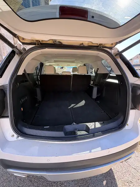 2017 Ford Explorer, bílá, 210 000 km, dovoz Kanada — foto 12 z 12