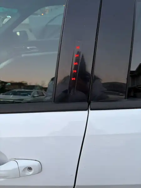 2016 Ford Explorer XLT, bílá, 134 030 km, dovoz Kanada — foto 8 z 12