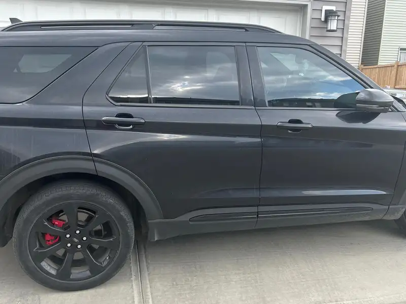 2021 Ford Explorer, 145 000 km, dovoz Kanada — foto 2 z 10