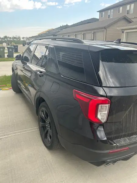 2021 Ford Explorer, 145 000 km, dovoz Kanada — foto 3 z 10