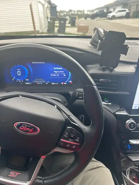 2021 Ford Explorer, 145 000 km, dovoz Kanada — foto 5 z 10