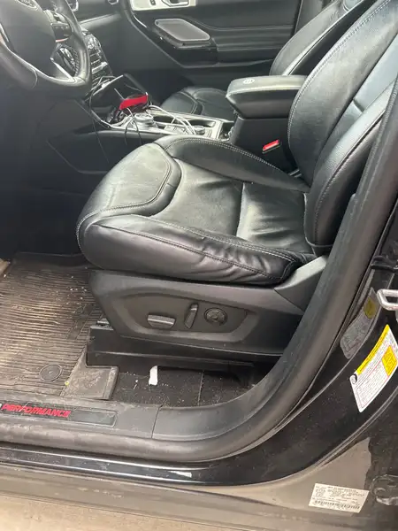 2021 Ford Explorer, 145 000 km, dovoz Kanada — foto 7 z 10