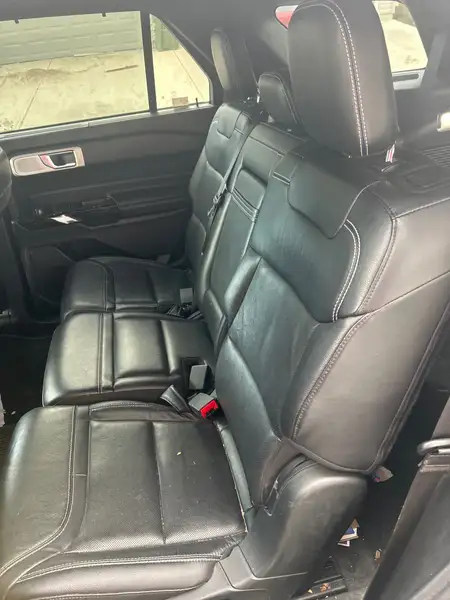 2021 Ford Explorer, 145 000 km, dovoz Kanada — foto 8 z 10