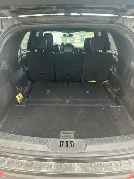 2021 Ford Explorer, 145 000 km, dovoz Kanada — foto 9 z 10