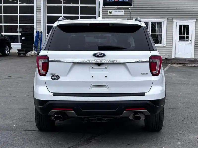 2019 Ford Explorer XLT, 222 000 km, dovoz Kanada — foto 5 z 12