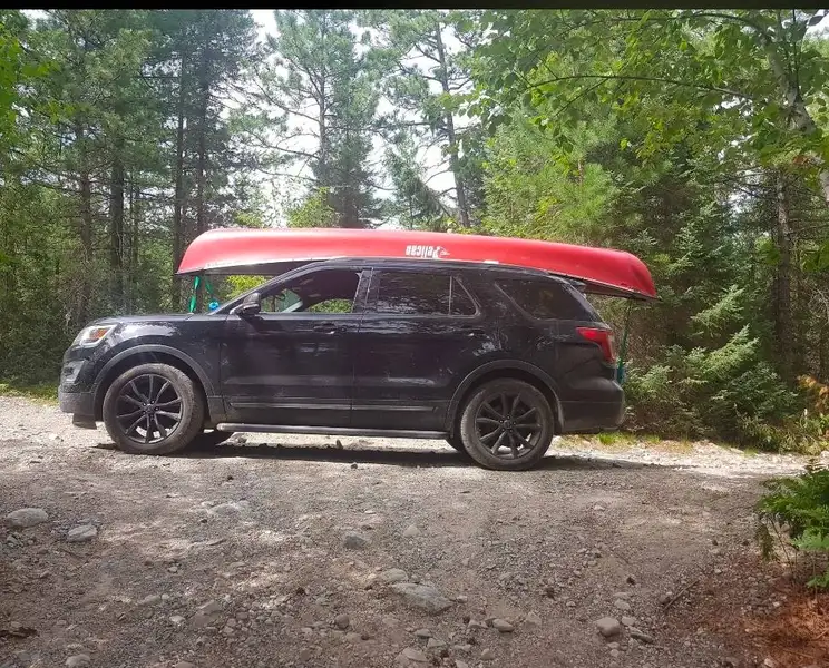2017 Ford Explorer XLT, černá, 184 000 km, dovoz Kanada — foto 2 z 12