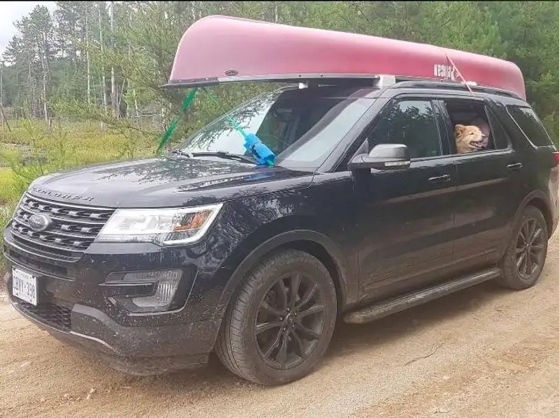 2017 Ford Explorer XLT, černá, 184 000 km, dovoz Kanada — foto 5 z 12