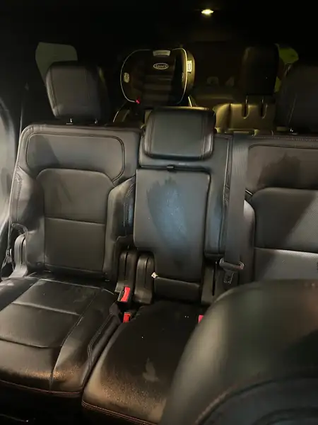 2017 Ford Explorer, černá, 190 000 km, dovoz Kanada — foto 5 z 8
