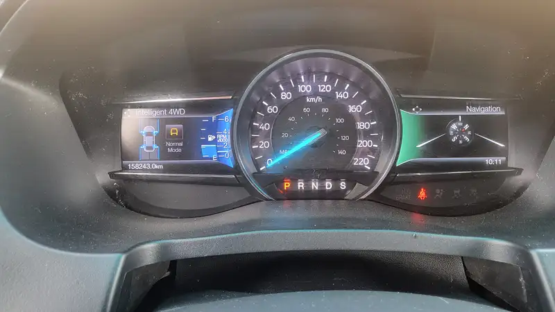 2017 Ford Explorer, bílá, 155 000 km, dovoz Kanada — foto 5 z 12