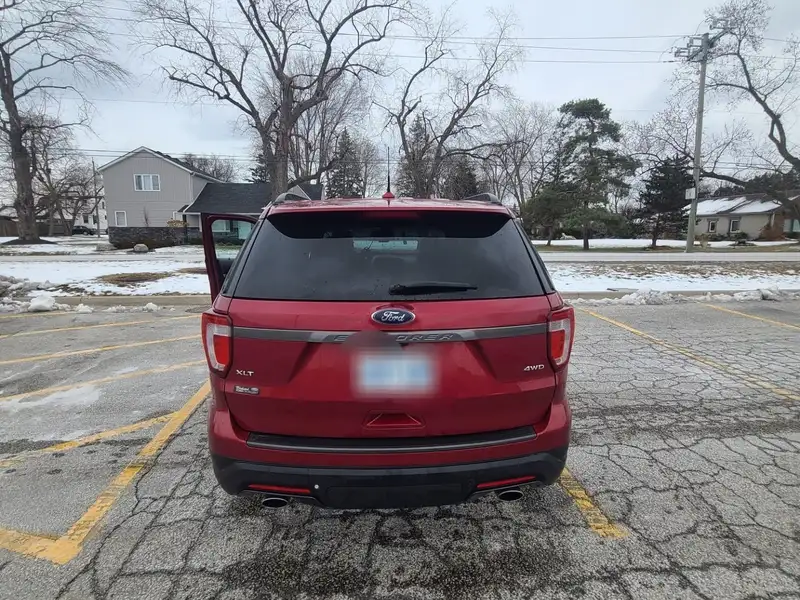 2018 Ford Explorer, 120 000 km, dovoz Kanada — foto 2 z 7