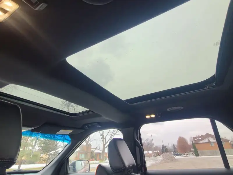 2018 Ford Explorer, 120 000 km, dovoz Kanada — foto 4 z 7