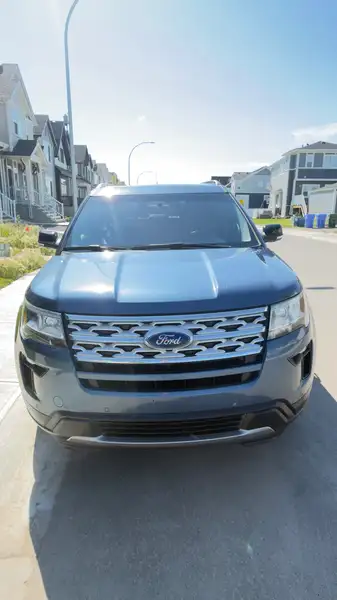 2018 Ford Explorer XLT, modrá, 164 500 km, dovoz Kanada — foto 3 z 12