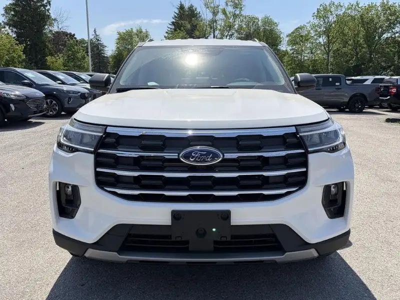 2025 Ford Explorer Active, bílá, 17 000 km, dovoz Kanada — foto 2 z 7