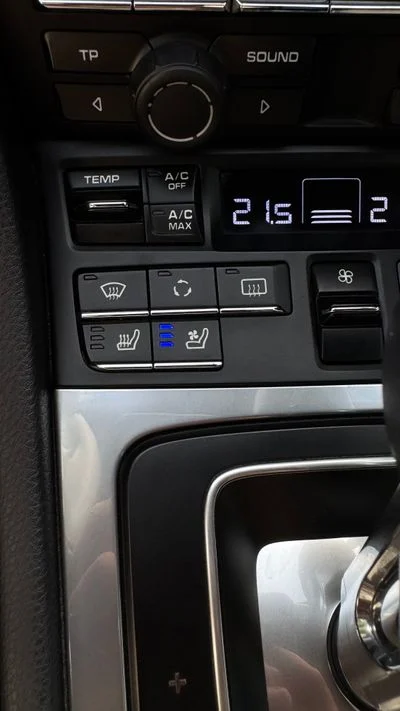2012 Porsche 911, žlutá, 77 240 km, dovoz SAE — foto 12 z 14