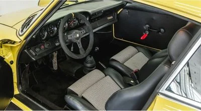 1982 Porsche 911, žlutá, 4 000 km, dovoz SAE — foto 8 z 15