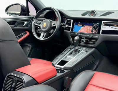 2019 Porsche Macan, černá, 105 000 km, dovoz SAE — foto 12 z 16