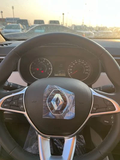 2025 Renault Duster LE, bílá, 0 km, dovoz SAE — foto 11 z 20