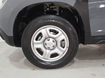 2025 Renault Duster PE, šedá, 41 345 km, dovoz SAE — foto 12 z 14