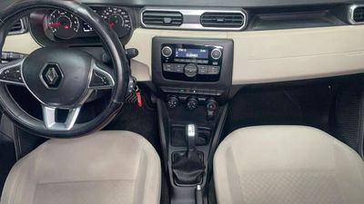 2022 Renault Duster PE, bílá, 85 052 km, dovoz SAE — foto 10 z 16