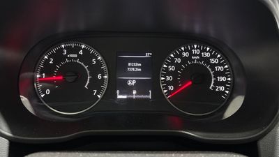 2023 Renault Duster PE, šedá, 81 232 km, dovoz SAE — foto 9 z 16