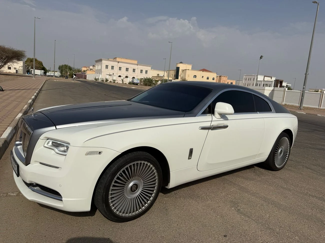 2016 Rolls-Royce Wraith STANDARD, bílá, 123 000 km, dovoz SAE — foto 1